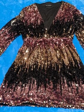 ✨ Ombre Sequin V-Neck Dress ✨